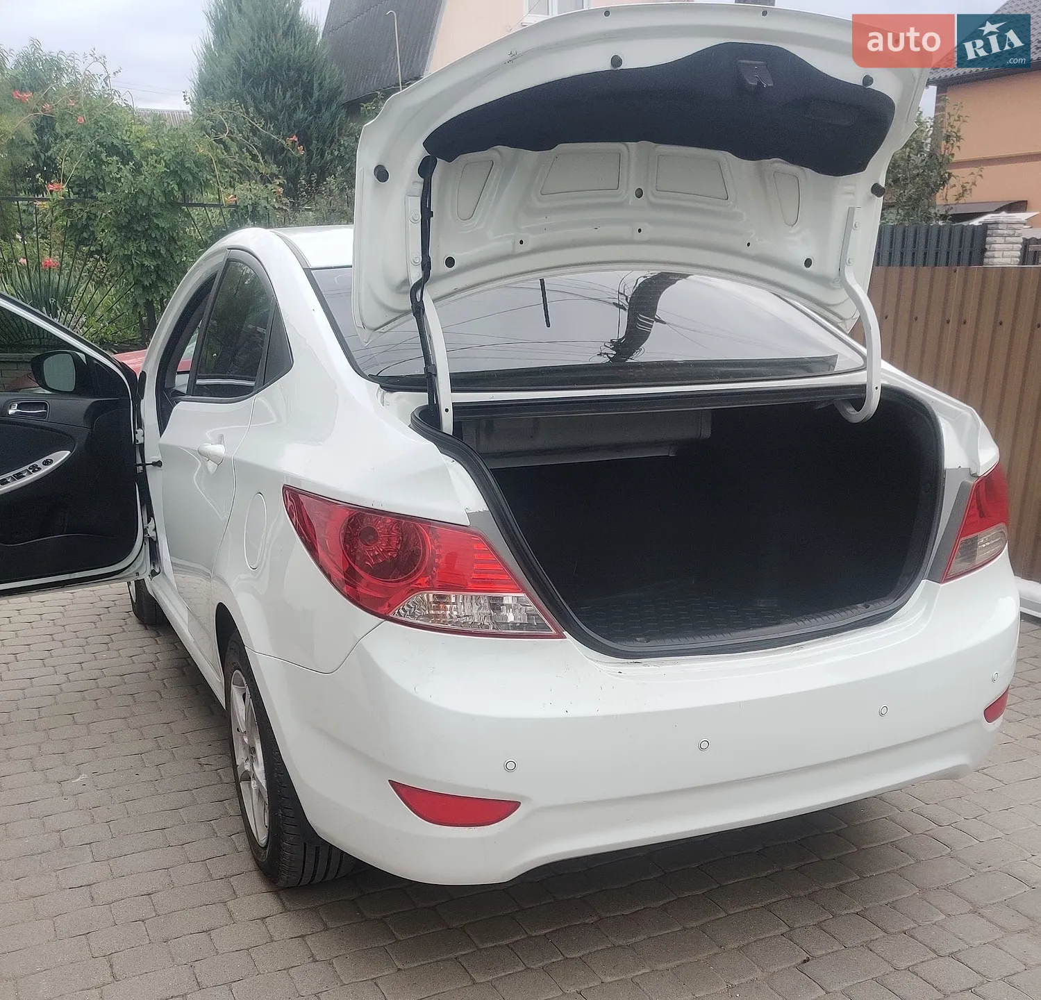 2011 Hyundai Accent - мініатюра 2