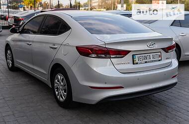 Седан Hyundai Avante 2016 в Одесі