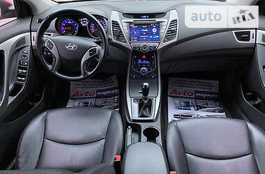 Седан Hyundai Avante 2015 в Херсоне