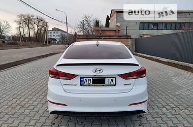 Седан Hyundai Avante 2016 в Виннице