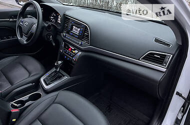 Седан Hyundai Avante 2017 в 