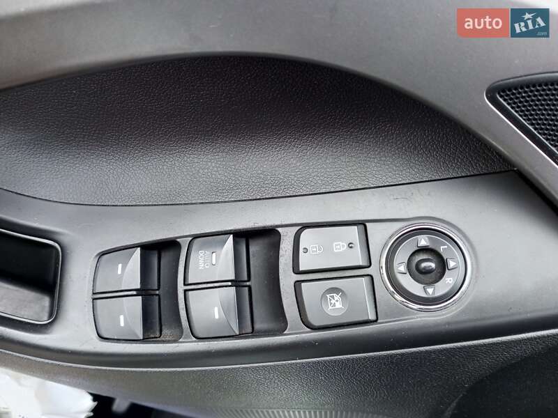 Седан Hyundai Avante 2011 в Києві