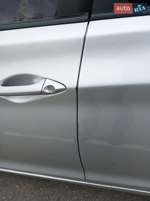 Седан Hyundai Avante 2011 в Києві