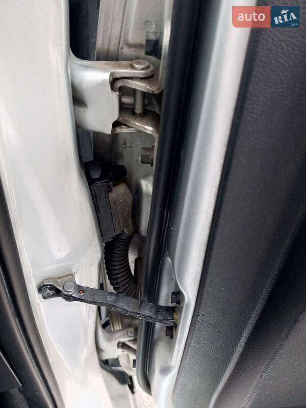 Седан Hyundai Avante 2011 в Києві