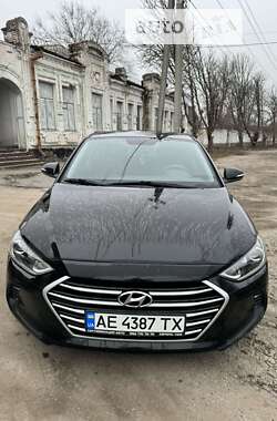 Седан Hyundai Avante 2016 в Новомосковске