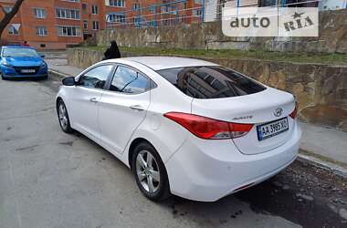 Седан Hyundai Avante 2013 в Киеве
