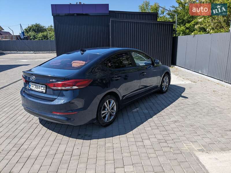 Седан Hyundai Avante 2016 в Киеве