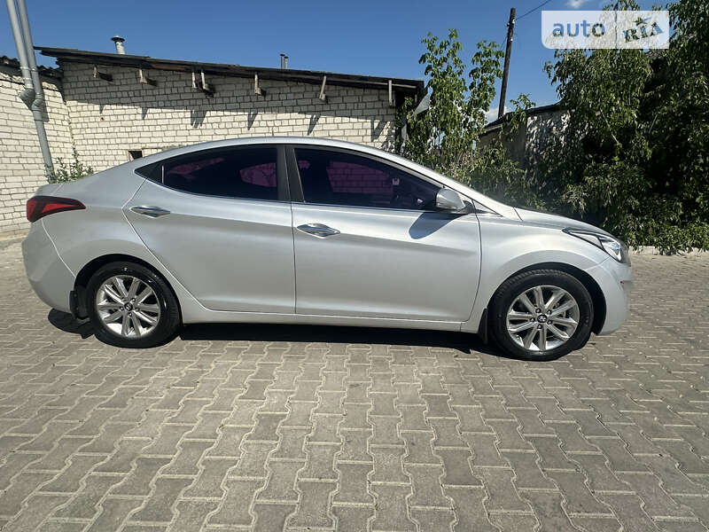 Седан Hyundai Avante 2014 в Житомире