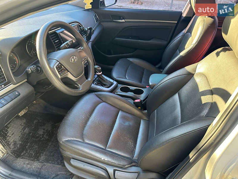 Седан Hyundai Avante 2016 в Львове