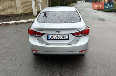 Седан Hyundai Avante 2014 в Софіївській Борщагівці