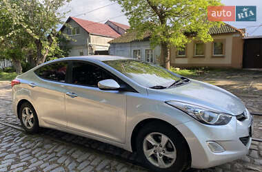 Hyundai Avante 2012