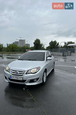 Седан Hyundai Avante 2009 в Киеве