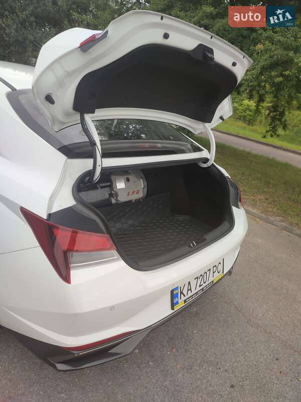 Седан Hyundai Avante 2021 в Овруче