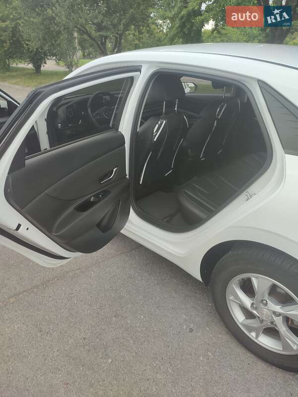 Седан Hyundai Avante 2021 в Овруче