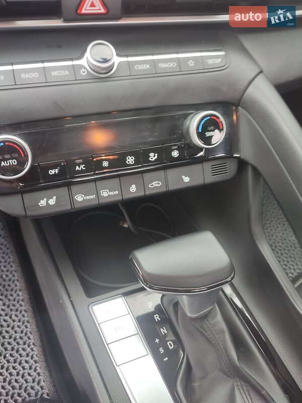 Седан Hyundai Avante 2021 в Овруче