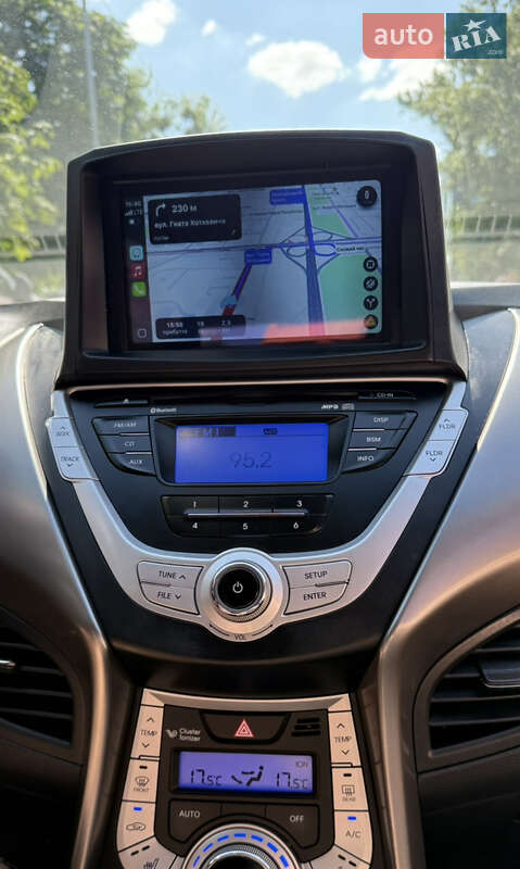 Седан Hyundai Avante 2012 в Киеве
