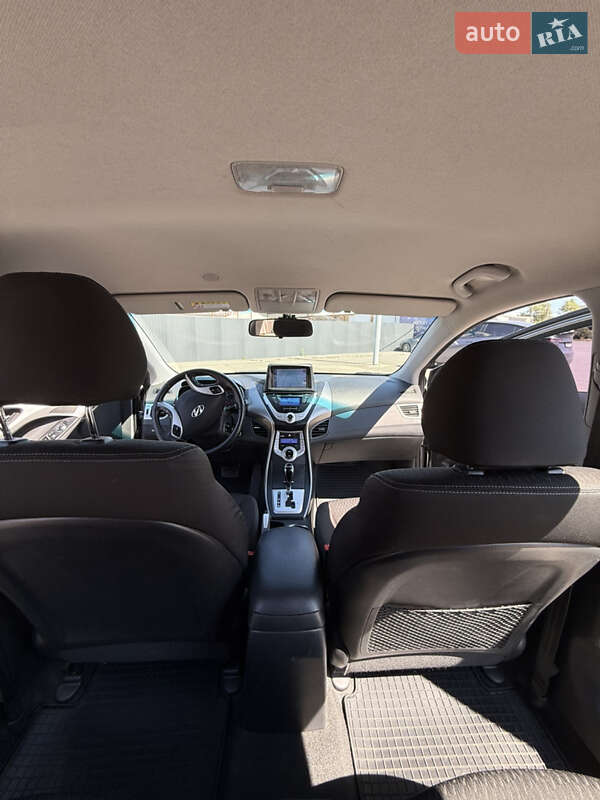 Седан Hyundai Avante 2012 в Киеве