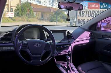 Седан Hyundai Avante 2017 в 