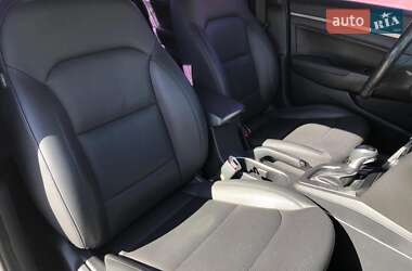 Седан Hyundai Avante 2017 в Петропавловской Борщаговке