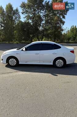 Седан Hyundai Avante 2012 в Києві
