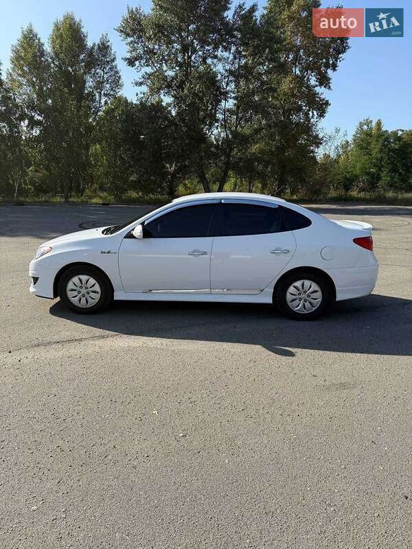 Седан Hyundai Avante 2012 в Києві