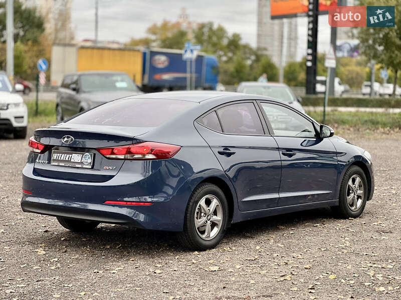 Седан Hyundai Avante 2015 в Києві