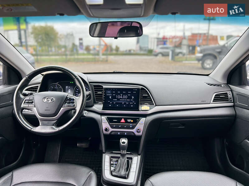 Седан Hyundai Avante 2015 в Києві