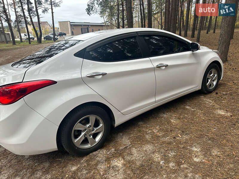 Седан Hyundai Avante 2013 в Киеве