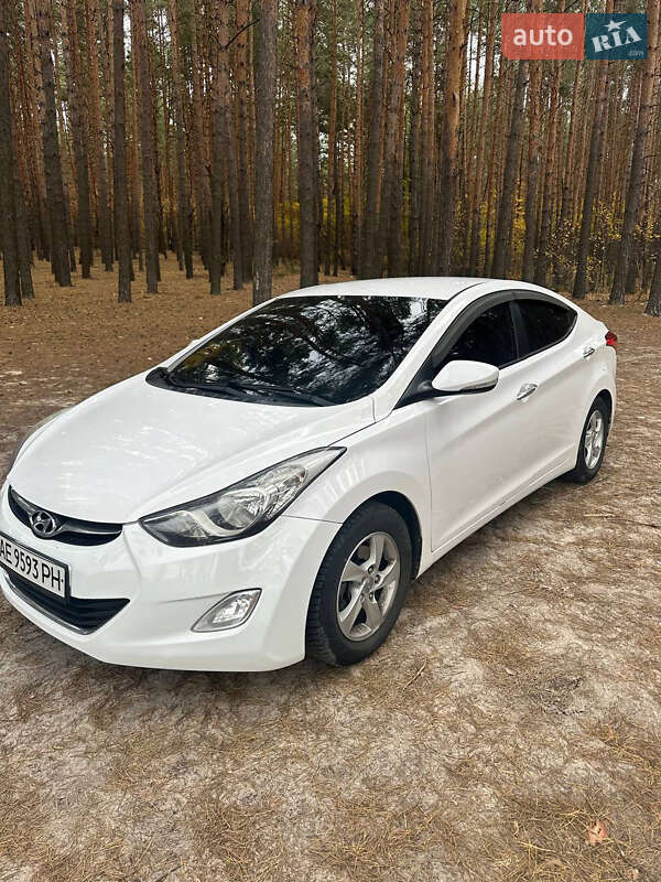 Седан Hyundai Avante 2013 в Киеве