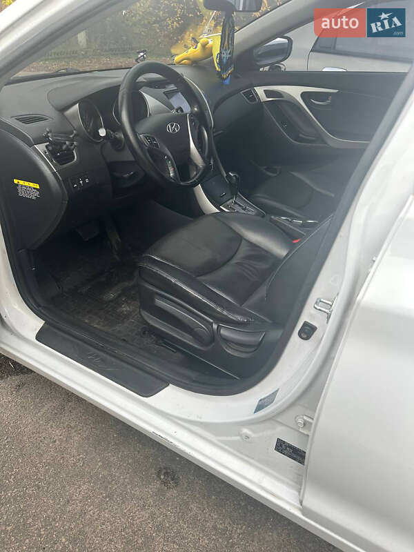 Седан Hyundai Avante 2013 в Киеве