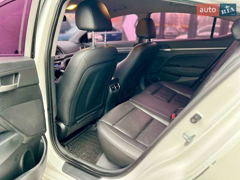 Седан Hyundai Avante 2015 в Києві фото 15 Седан Hyundai Avante 2015 в Києві