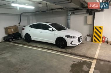Седан Hyundai Avante 2016 в Киеве