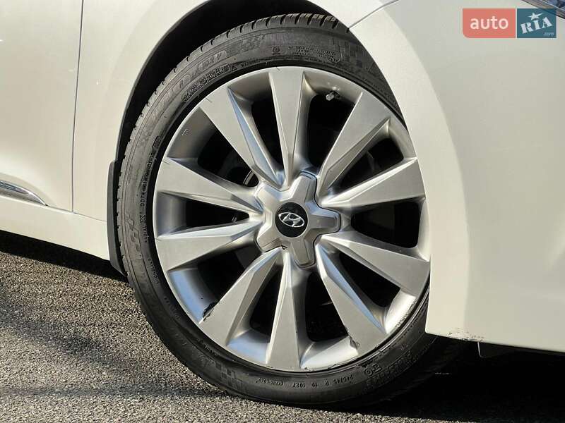 Седан Hyundai Azera 2013 в Киеве