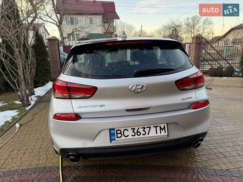 Хетчбек Hyundai Elantra GT 2017 в Стрию