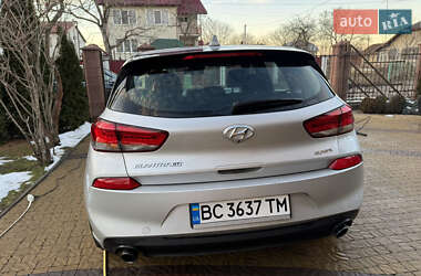 Хетчбек Hyundai Elantra GT 2017 в 