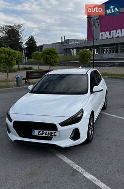 Хэтчбек Hyundai Elantra GT 2017 в Запорожье