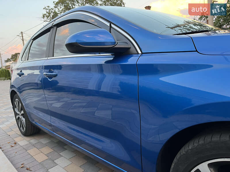 Хэтчбек Hyundai Elantra GT 2017 в Кременчуге