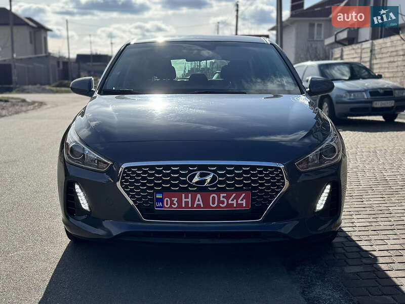 Хэтчбек Hyundai Elantra GT 2017 в Киеве