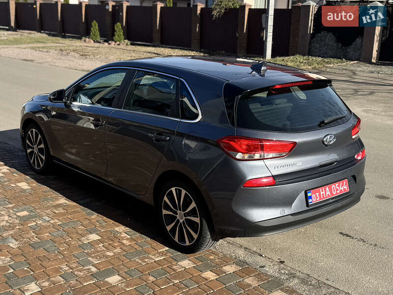 Хэтчбек Hyundai Elantra GT 2017 в Киеве