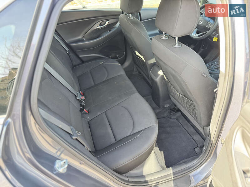 Хэтчбек Hyundai Elantra GT 2017 в Киеве