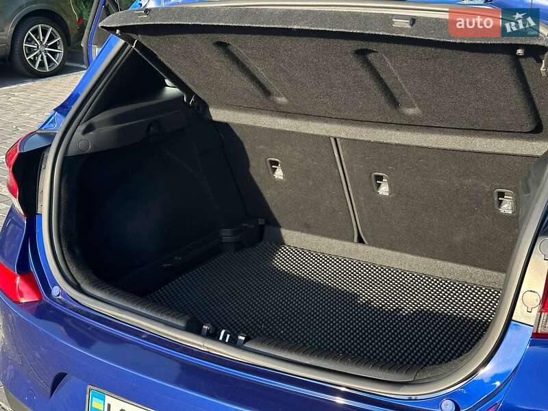 Хэтчбек Hyundai Elantra GT 2019 в Киеве