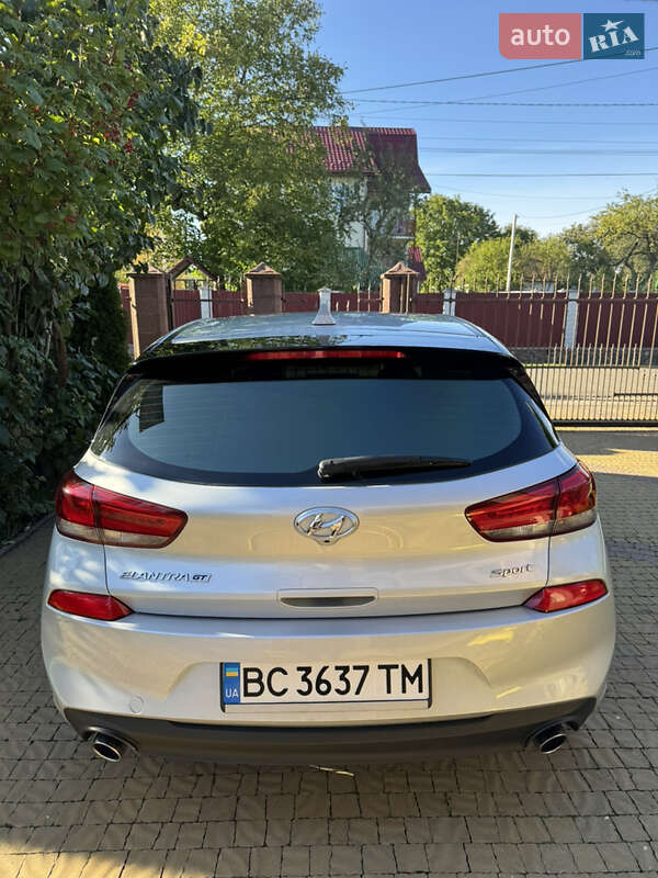 Хэтчбек Hyundai Elantra GT 2017 в Стрые