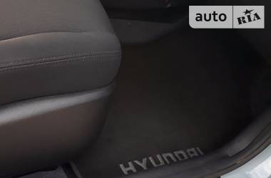 Седан Hyundai Elantra 2015 в Киеве