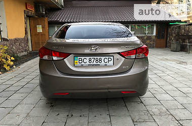 Седан Hyundai Elantra 2012 в Львове