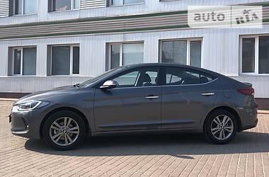 Седан Hyundai Elantra 2016 в Киеве