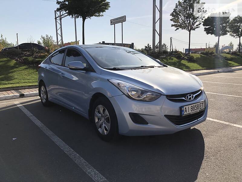 Седан Hyundai Elantra 2013 в Києві