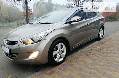 Седан Hyundai Elantra 2012 в Киеве