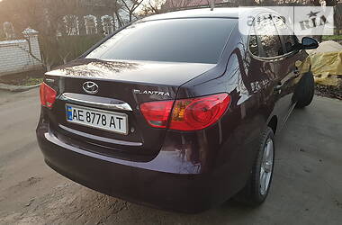 Седан Hyundai Elantra 2010 в Днепре