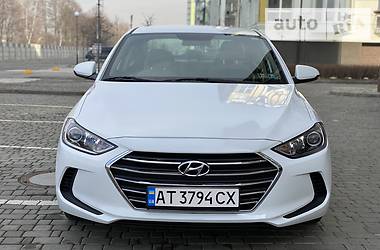 Седан Hyundai Elantra 2016 в Ивано-Франковске