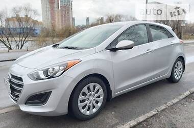 Хэтчбек Hyundai Elantra 2015 в Черновцах